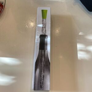 Corkcicle Wine Chiller.‎  New in Box.  Lime Green Top.  Foe Perfect Wine